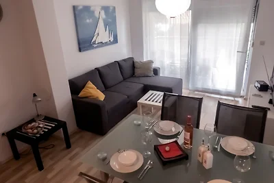 Ferienwohnung mit Klimaanlage und Balkon