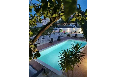 Gemütliche Ferienwohnung Piveta mit Meerblick