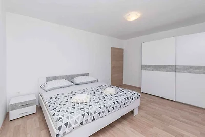 Ferienwohnung mit Klimaanlage und Pool