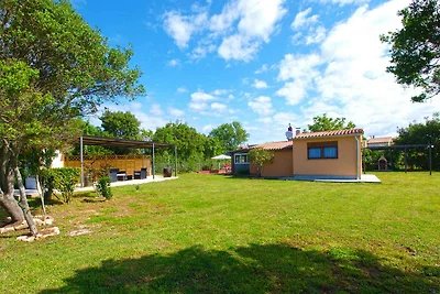 Ferienhaus mit Terrasse und Klimaanlage