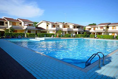 Ferienwohnung mit Balkon und Pool
