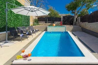 Villa mit Pool