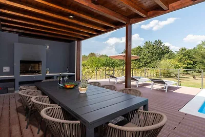 Villa mit beheiztem Pool