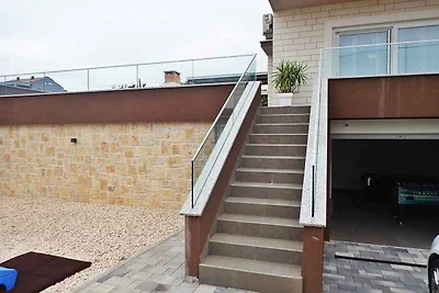 Moderne Unterkunft mit Privatpool in