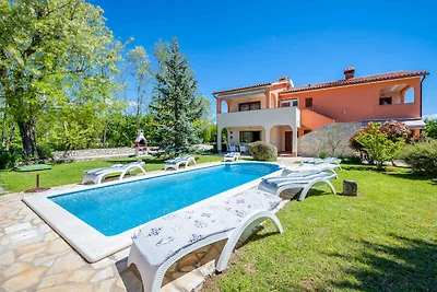 Villa mit Klimaanlage und Pool