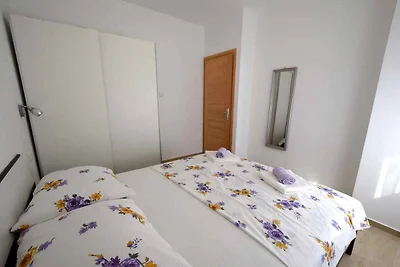 Ferienwohnung mit Terrasse und Klimaanlage
