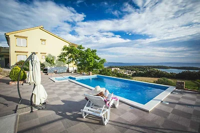 Luxusapartment für 4 + 2 Personen mit Gemeins