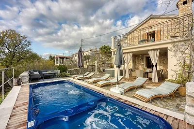 FerienHaus Mit Pool und herrlichem Meerblick