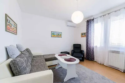 Ferienwohnung mit Terrasse und Klimaanlage