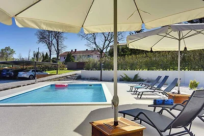 Ferienhaus mit Pool