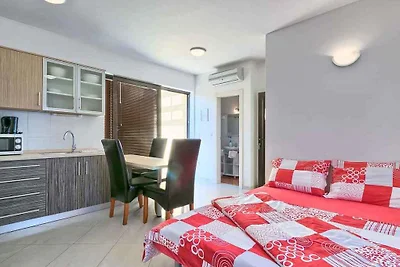 Ferienwohnung mit Balkon und Klimaanlage