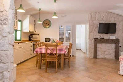 Villa familienfreundlich mit Klimaanlage, Gri