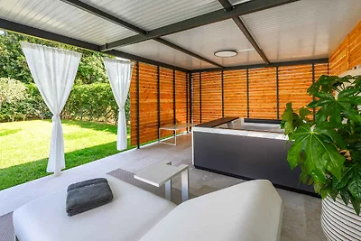 Villa mit Pool, Klimaanlage, Internet und ein