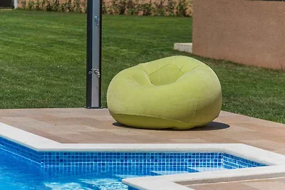 Ferienhaus mit Pool und Klimaanlage