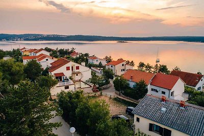 Ferienwohnung Sara mit Meerblick und Pool