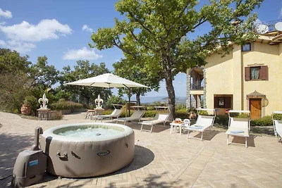 Villa mit Whirlpool und Aussenpool