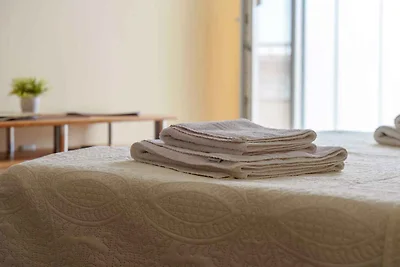 Studio mit einen Balkon und Meerblick