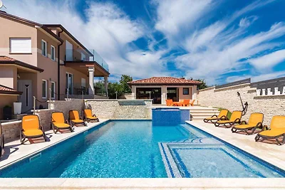Villa mit Pool, Sauna und Jacuzzi