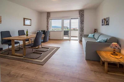 Ferienwohnung mit Balkon und Blick aufs Meer