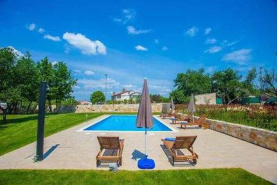 Ferienwohnung mit Klimaanlage und Pool