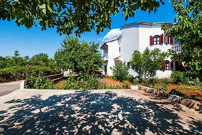 Charmante Ferienunterkunft Lidija in Sukošan 