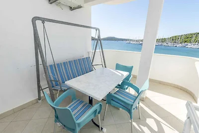 Ferienwohnung mit Balkon und Klimaanlage