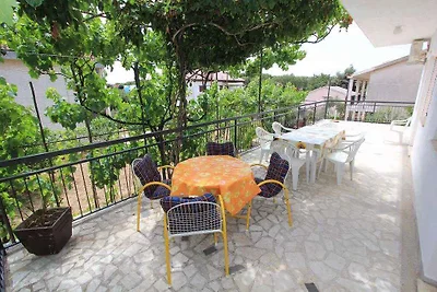 Ferienhaus mit Garten und Grill in Strandnähe