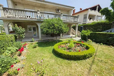 Ferienwohnung für 6 Personen mit Terrasse
