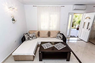 Ferienwohnung mit Terrasse und Klimaanlage