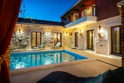 Elegante Villa Pamaroka in Šibenik mit privat