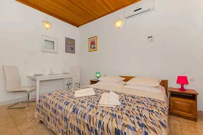 Studio mit Klimaanlage und Terrasse, direkt a