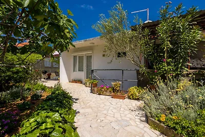 Komfortable Ferienwohnung Andjelko mit Meerbl