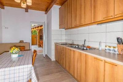 Ferienwohnung Mit Klimaanlage und Terasse