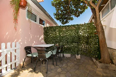 Ferienwohnung mit Terrasse und Grill