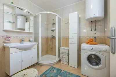 Ferienwohnung mit Klimaanlage und nur 30 M vo
