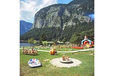 Chalet mit Hallenbad, Wellness und Kinderspie