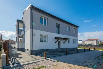 Ferienwohnung mit Klimaanlage und Balkon