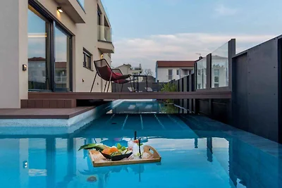 Villa mit Pool in Strandnähe