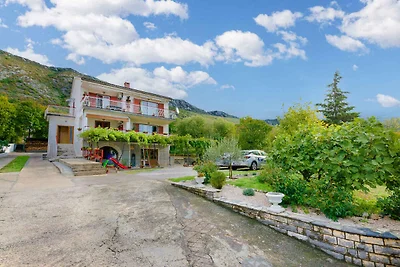Ferienwohnung mit Balkon und Grill