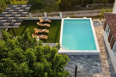 Ferienhaus mit Klimaanlage und Aussenpool