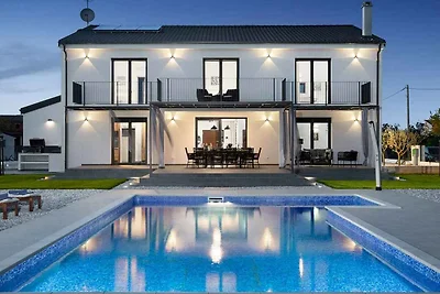 Villa mit Klimaanlage und Pool