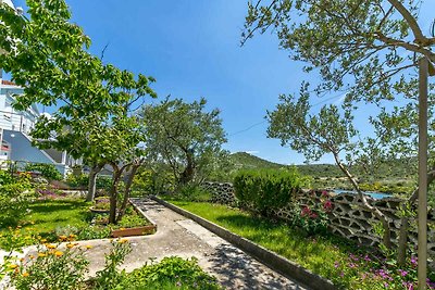 Ferienwohnung mit Garten und Klimaanlage