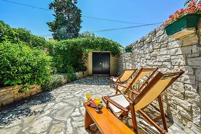 Charmantes dalmatinisches Steinhaus mit priva
