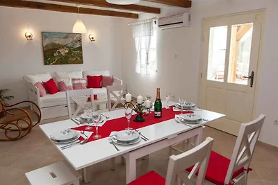 Ferienhaus mit Klimaanlage und Aussenpool