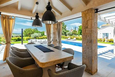 Villa mit Klimaanlage und Pool