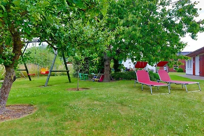 Ferienwohnung mit Terrasse und Garten