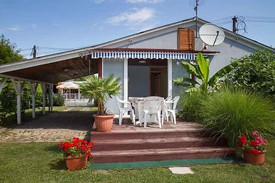 Ferienhaus in Strandnähe mit Gartendusche
