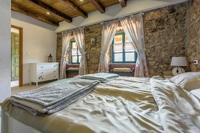 Ferienhaus mit Swimmingpool und Panoramablick