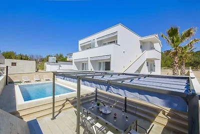 Ferienwohnung mit Klimaanlage und Pool