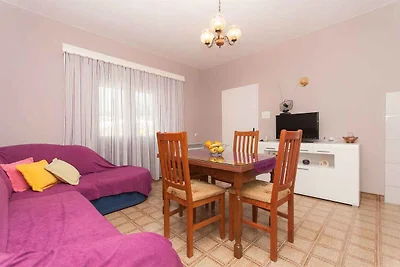 Ferienwohnung mit Terrasse und Klimaanlage